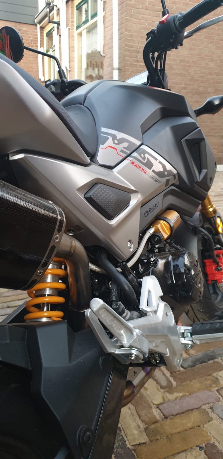 Honda MSX 125 met speciale vering en uitlaat, weinig km, Motoren, Sportuitlaat, Gebruikt, Particulier, 11 kW of minder