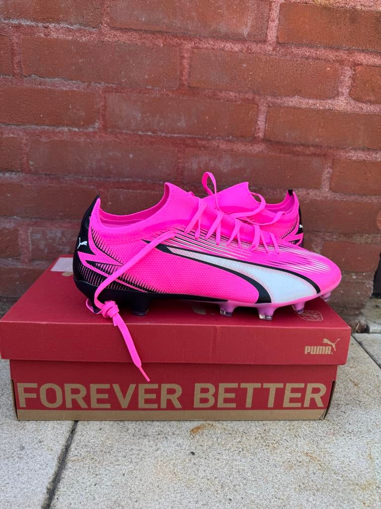 Puma Ultimate Roze Voetbalschoenen - Maat 44,5, Ophalen of Verzenden, Gebruikt, Schoenen