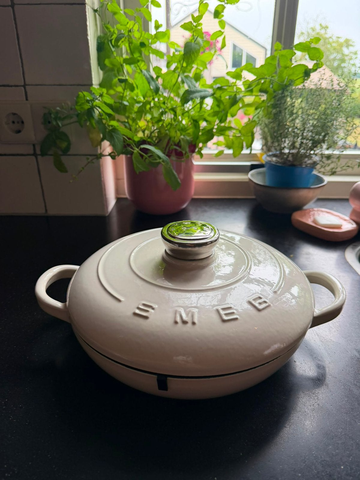 SMEG braadpan nieuw, Huis en Inrichting, Keuken | Potten en Pannen, Gietijzer, Smeg, Nieuw, Ophalen of Verzenden
