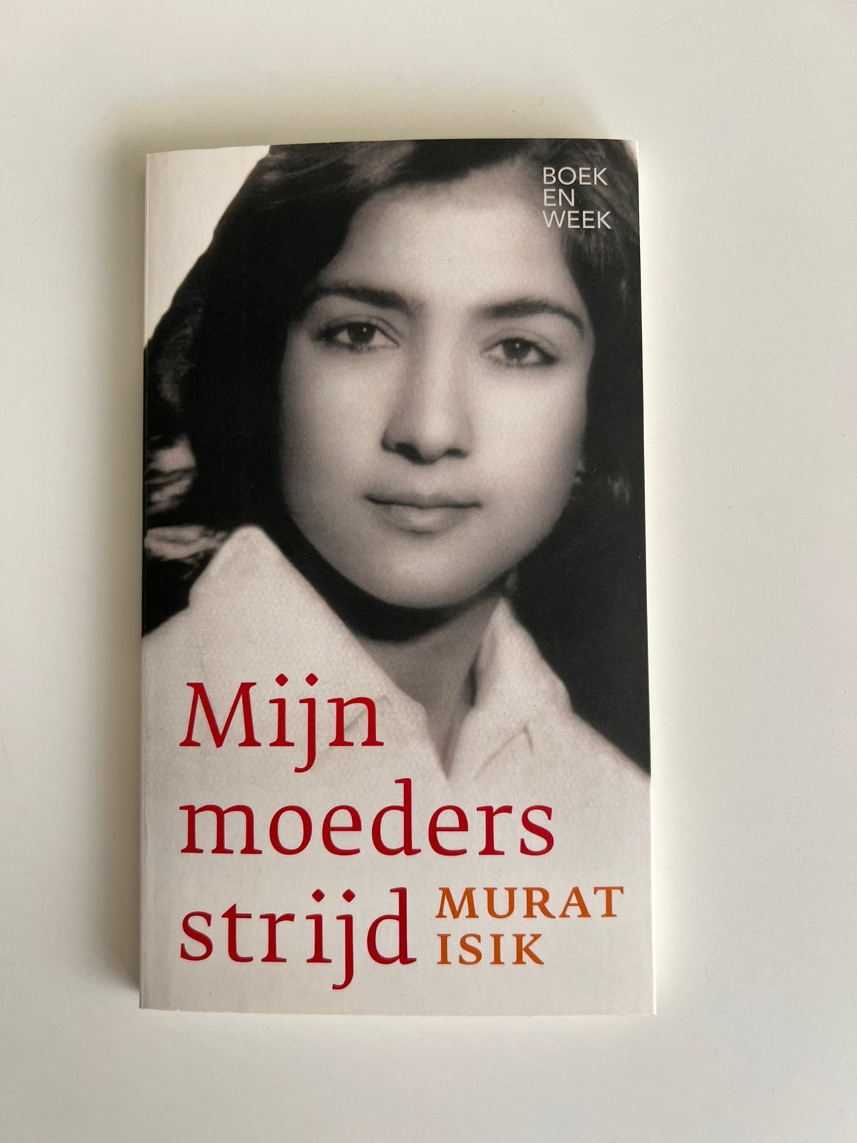 Mijn moeders strijd van Murat Isik, Ophalen of Verzenden, Zo goed als nieuw