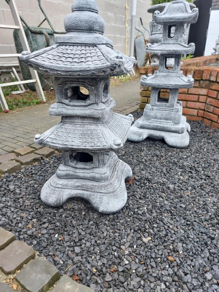 Tweedaks dakpanpagode, Tuin en Terras, Tuinbeelden, Nieuw, Boeddhabeeld, Beton, Ophalen