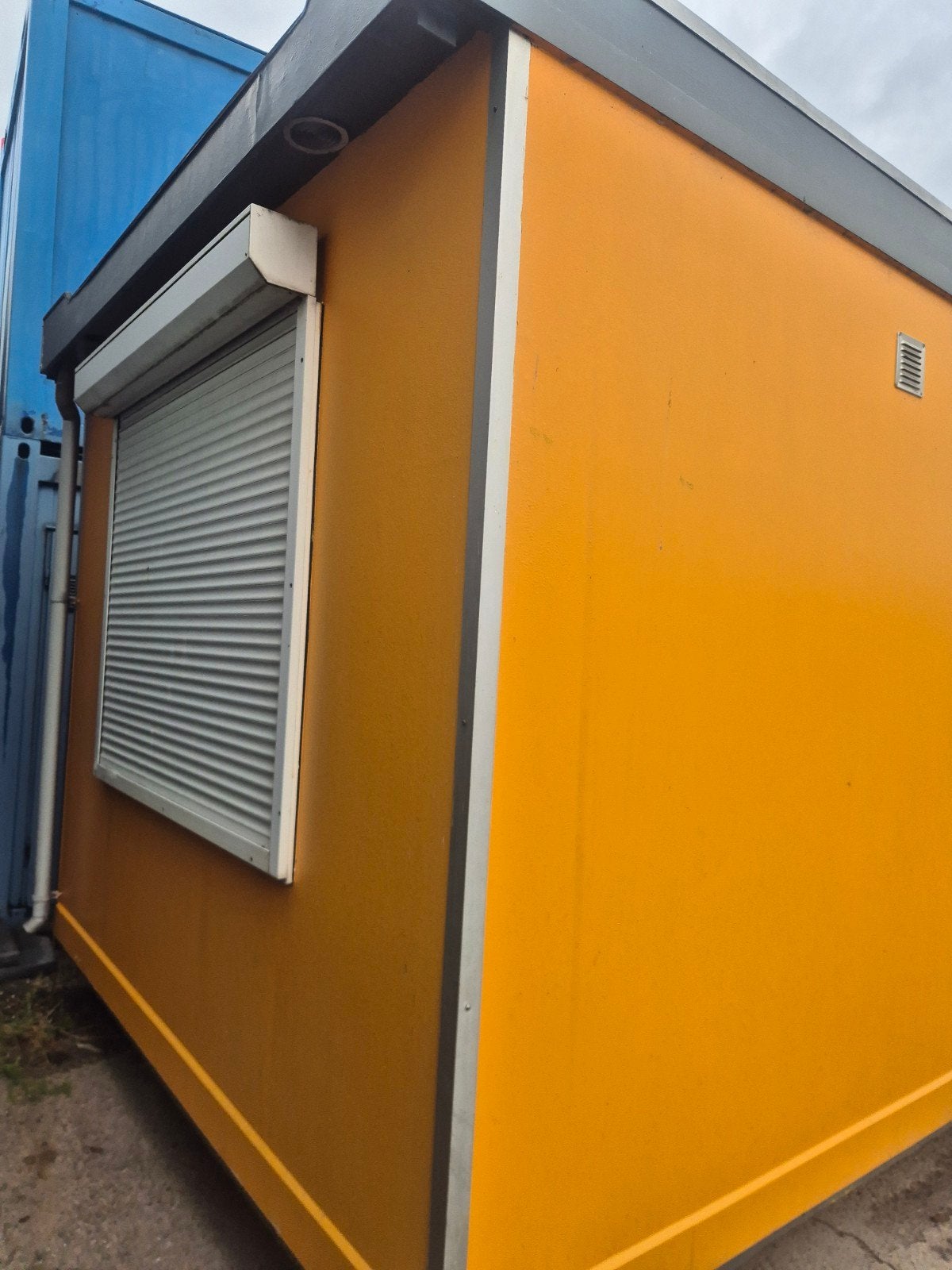 Kantoorunit 10x3m met toilet, keukenblok en twee ruimtes, Ophalen of Verzenden