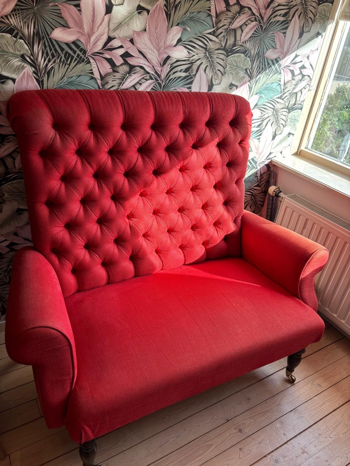 Rode tweepersoonsbank - Fylds, zo goed als nieuw, Huis en Inrichting, Ophalen, Fylds (Handmade by Ecosit), 150 tot 200 cm, Onbekend