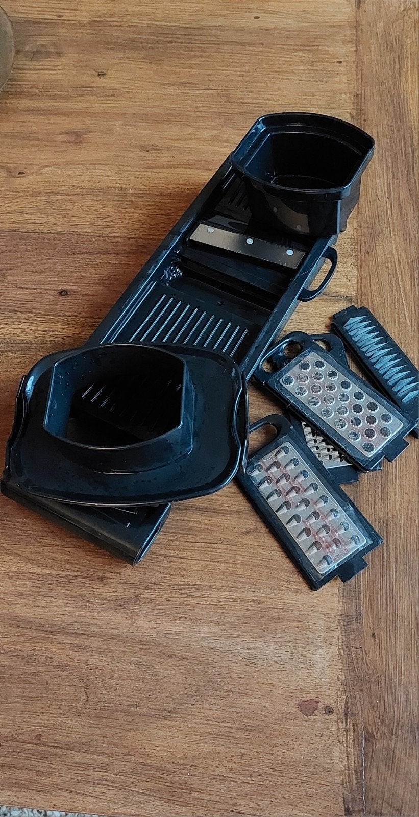 Zwarte mandoline snijder met diverse opzetstukken, Ophalen, Kunststof, Zwart, Overige merken
