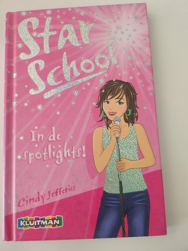 Leesboek star school in de spotlights, Ophalen of Verzenden, Gelezen, Fictie
