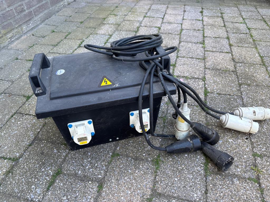 PCE Piccolo P32732A Stroomverdeelkast met kabels, Doe-het-zelf en Verbouw, Elektra en Kabels, Ophalen, Gebruikt, Overige typen