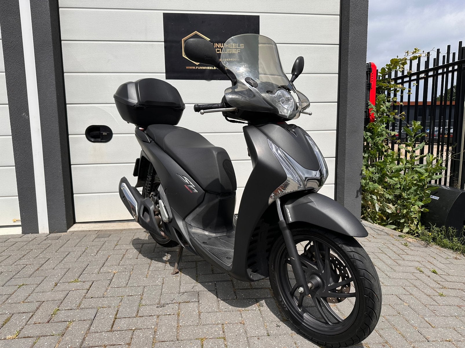 Honda SH 150 Matzwart ABS | 2014 | Start/Stop | Motorscooter, Scooter, Occasion, Bedrijf, Minimaal motorrijbewijs A2