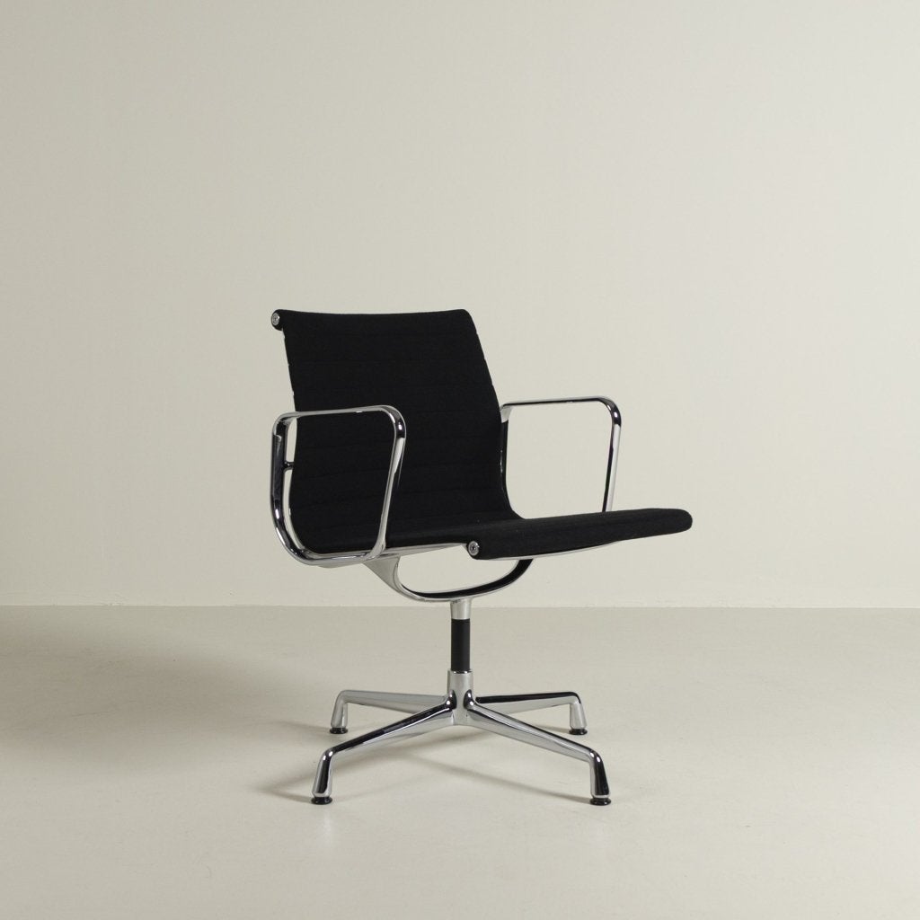 Vitra EA 108 Stoel Zwart Hopsak - Chroom, Vitra, Zo goed als nieuw, Niet ingevuld, Niet ingevuld