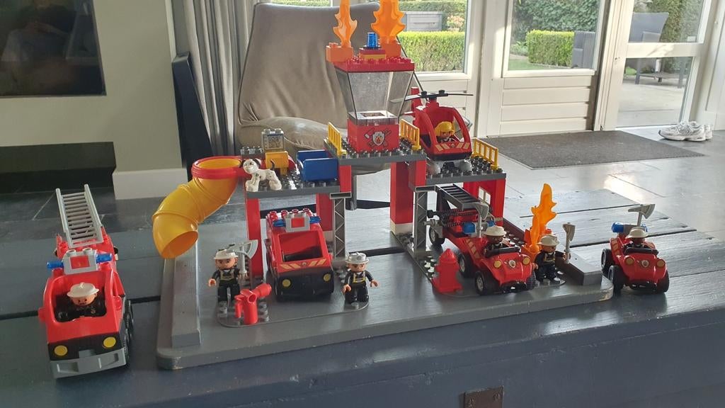 Duplo Brandweerkazerne met voertuigen en figuren, Ophalen of Verzenden, Gebruikt, Duplo