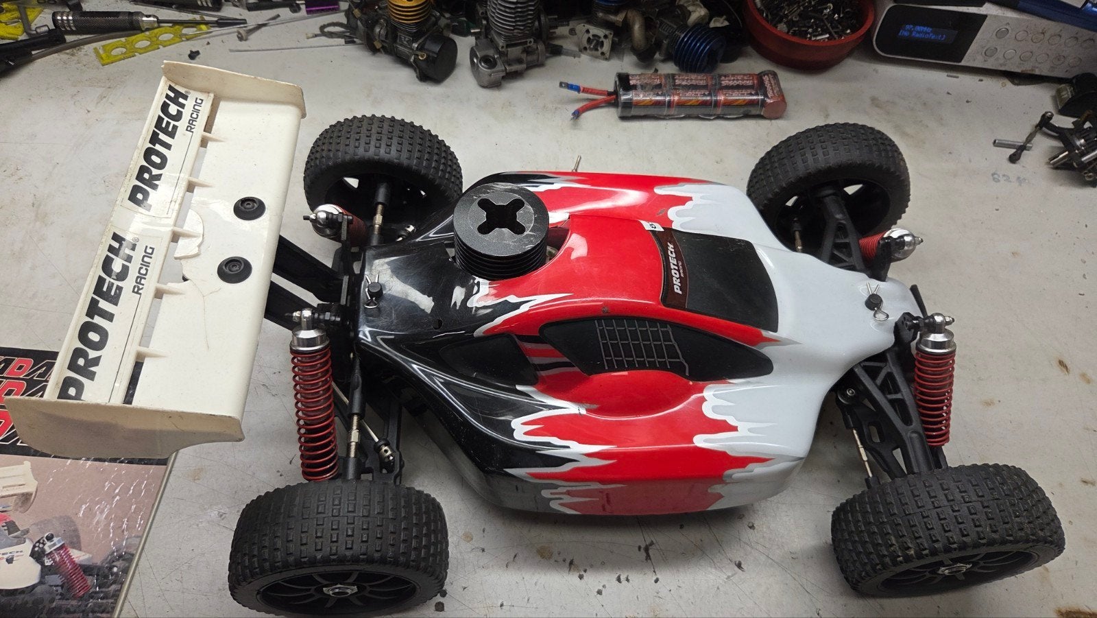 te koop mooie protech yada, Gebruikt, Auto offroad, Ophalen of Verzenden, Schaal 1:8