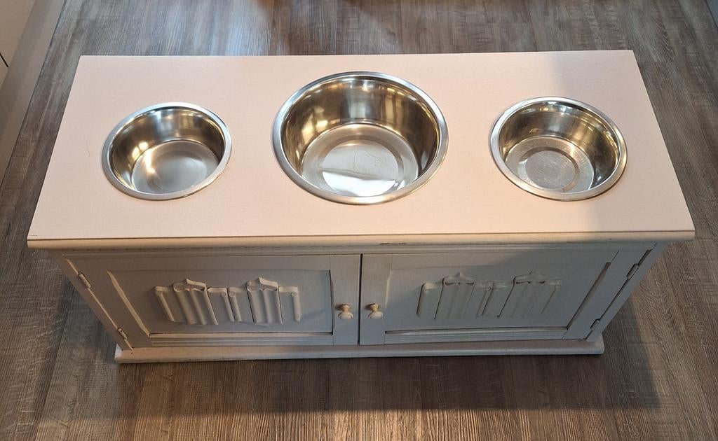 Mooie honden voerbak met opbergruimte, Ophalen
