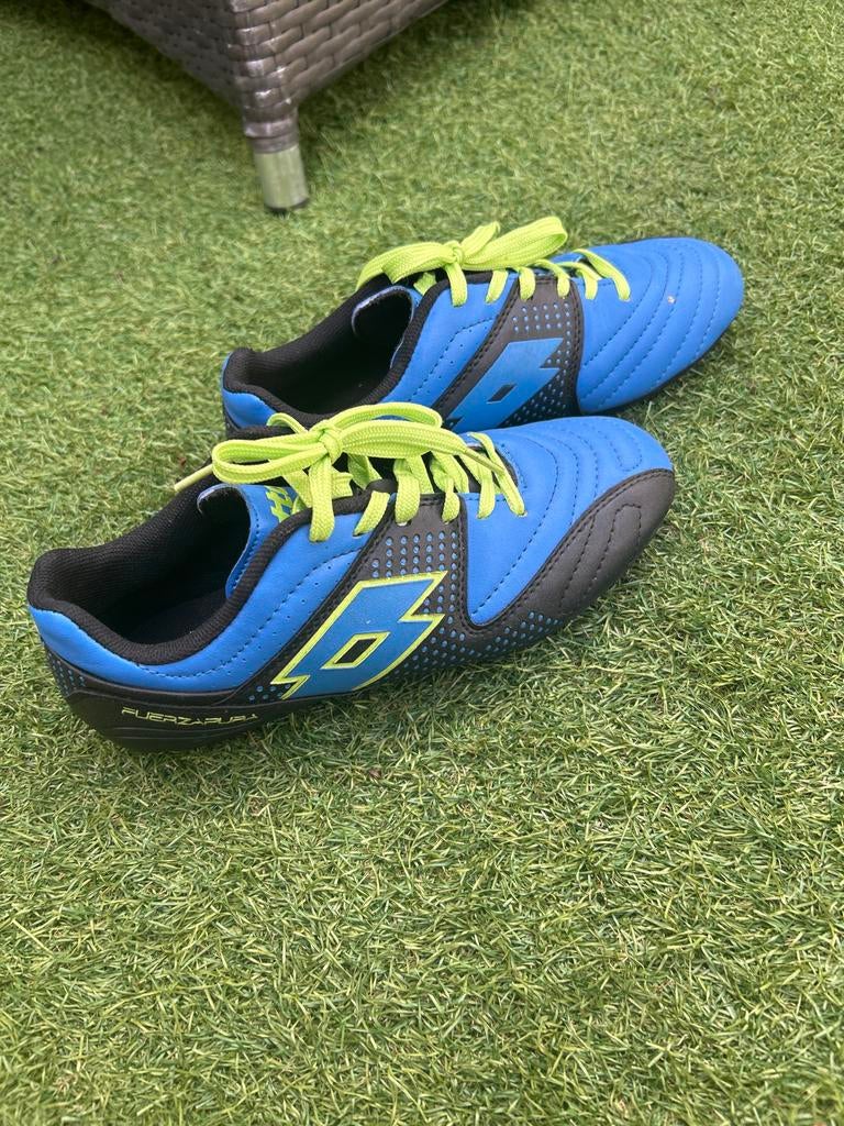 Lotto voetbalschoenen maat 35, Maat XS of kleiner, Ophalen of Verzenden, Nieuw, Schoenen