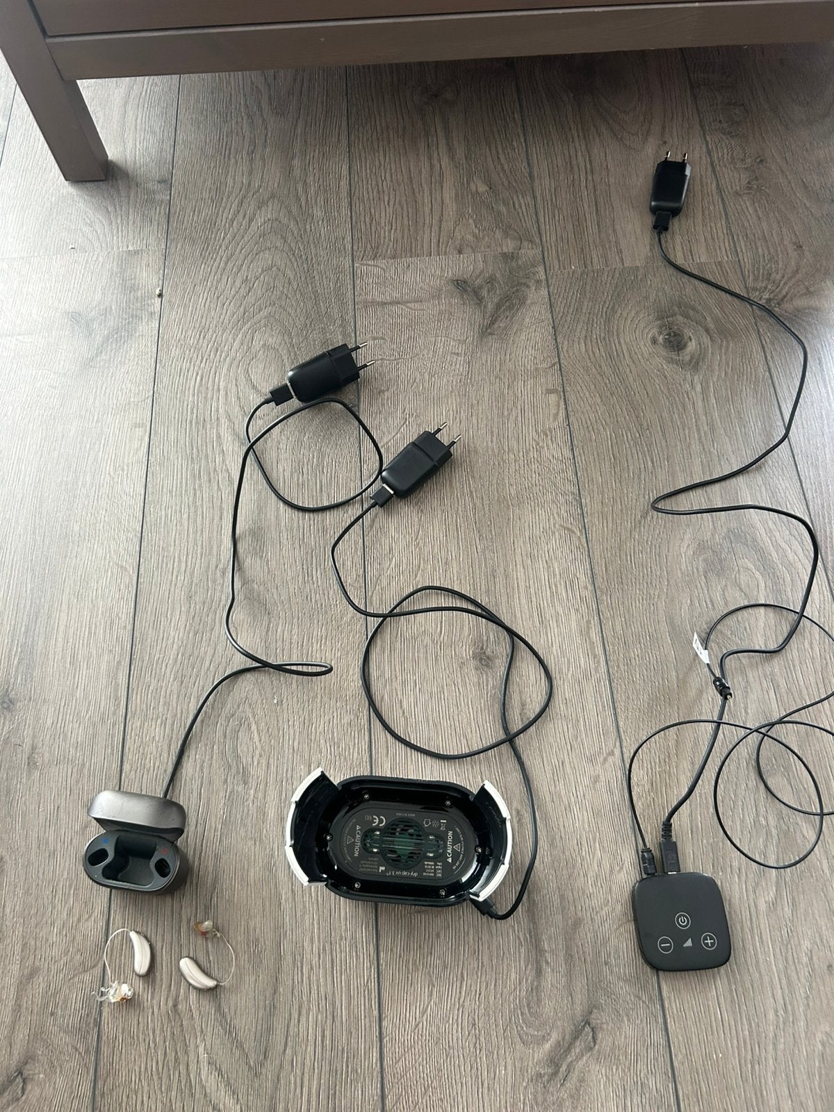 Unitron Moxi V-RT hoortoestellen + TV connector + Dry Cap, Diversen, Verpleegmiddelen, Ophalen, Gebruikt