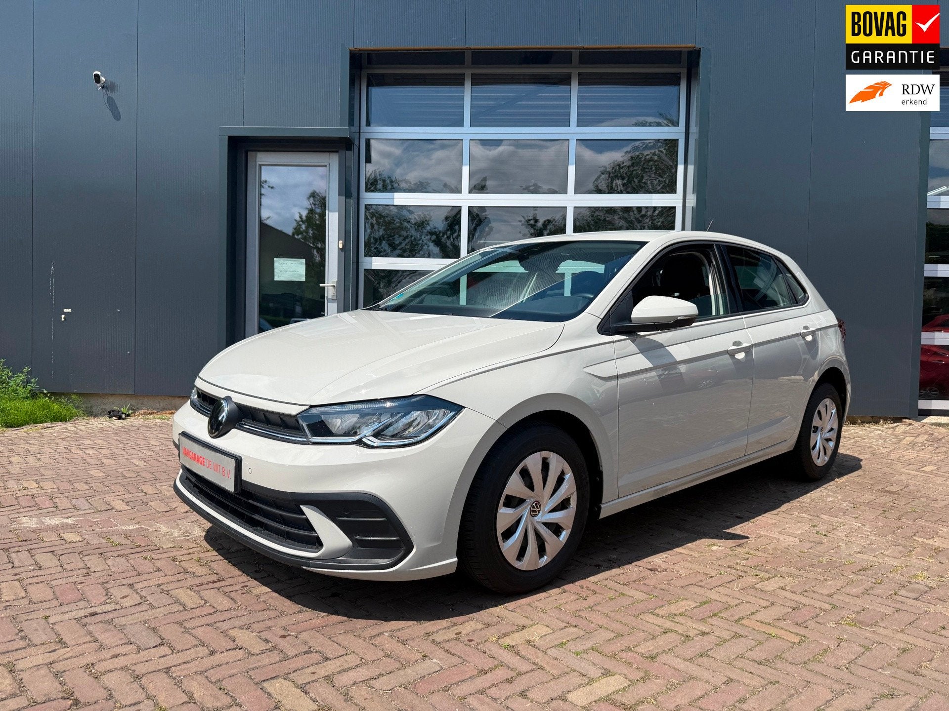 Volkswagen Polo 1.0 MPI Polo Life |CarPlay | PDC V+A | All-i, Auto's, Volkswagen, Voorwielaandrijving, Stof, Gebruikt, Zwart