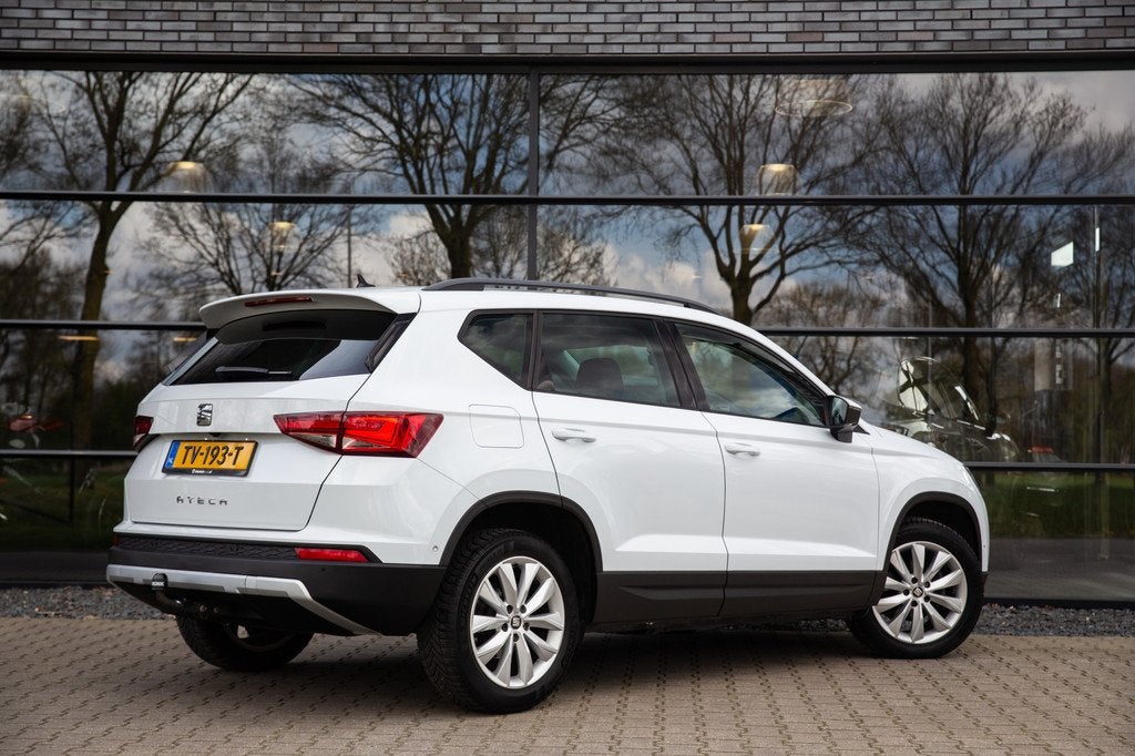 SEAT Ateca 1.0 EcoTSI Style Business Intense , Trekhaak, Ach, Voorwielaandrijving, Stof, Gebruikt, Wit
