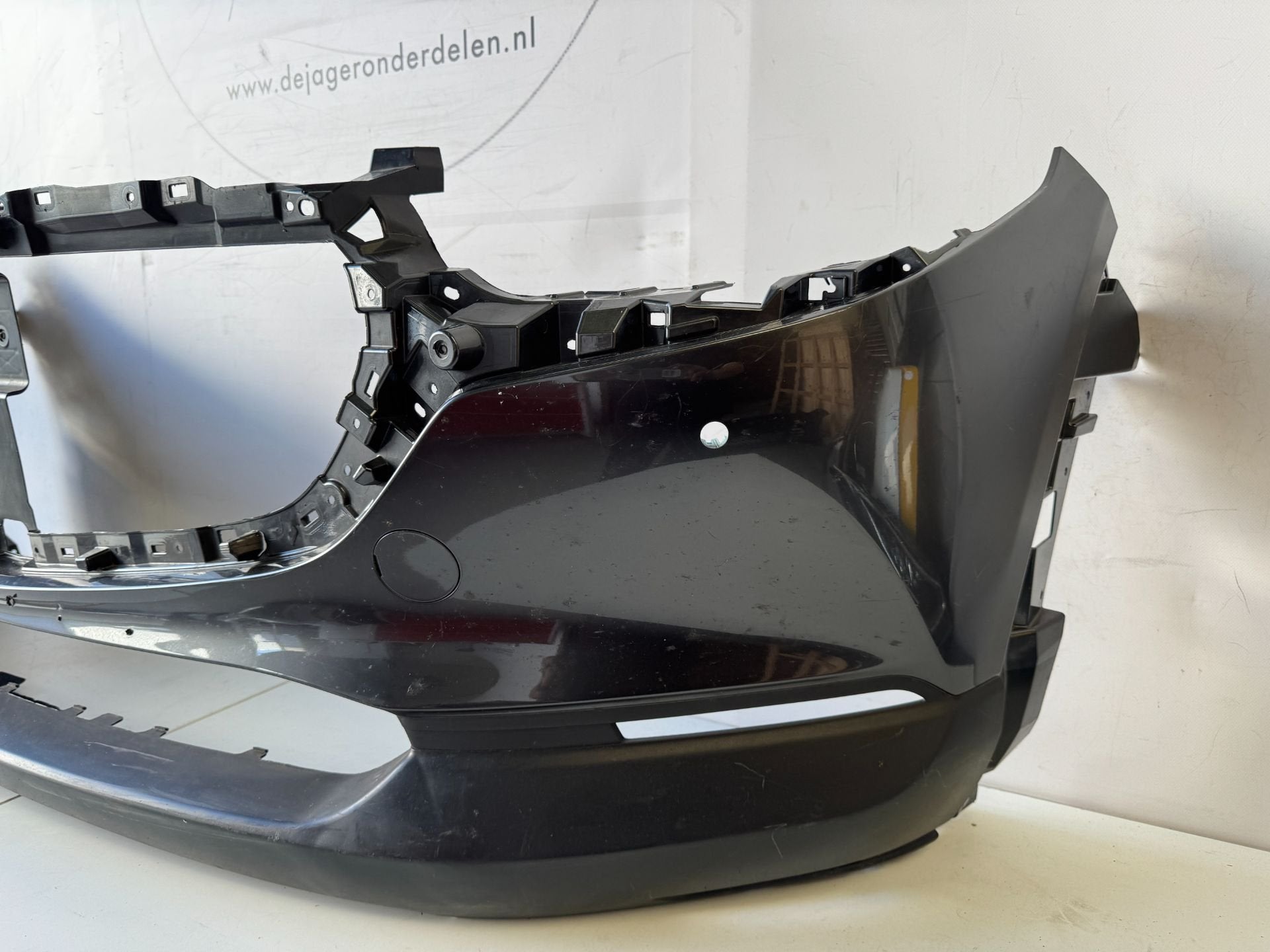 MAZDA CX-30 CX 30 VOORBUMPER BUMPER DFR5-50031 PDC, Gebruikt, Shinchi, Fuchu-Cho 3-1
730-8670  Hiroshima, Voor, Mazda Motor Corporation