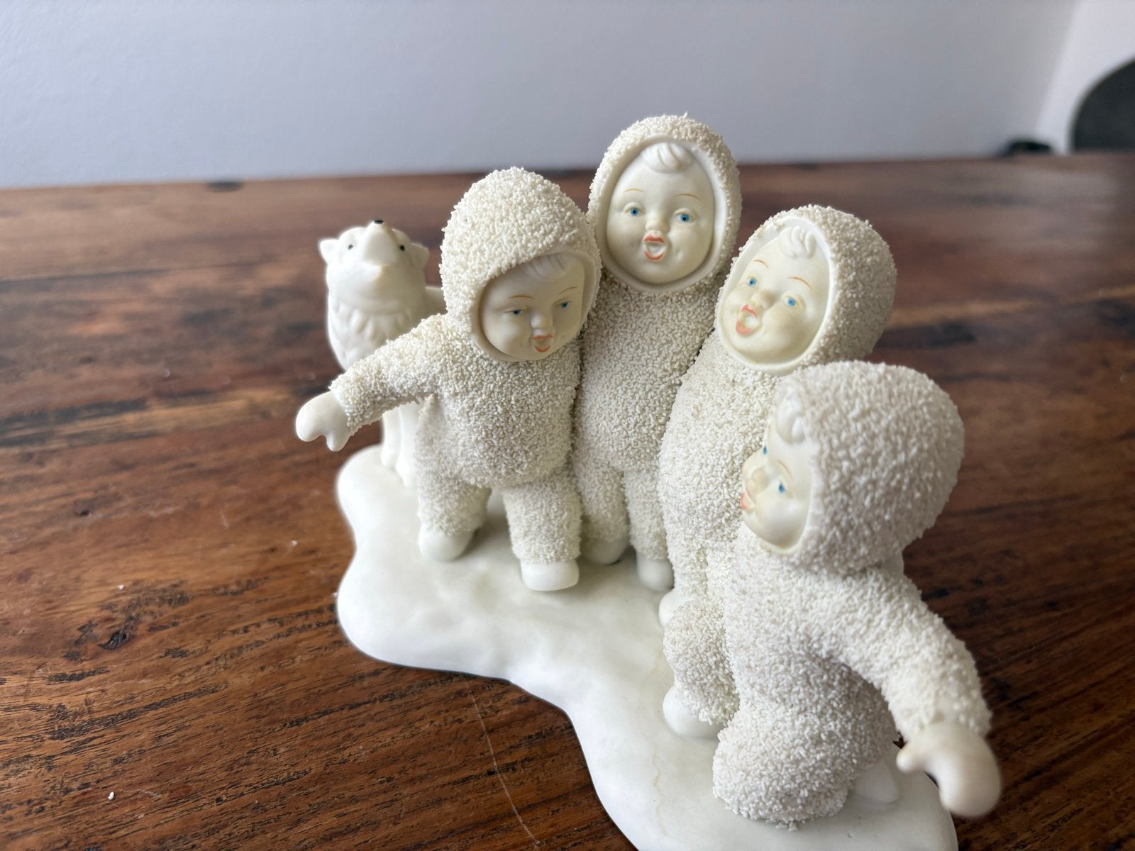 Goebel Department 56 Snowbabies beeldje met wolf - 19x12 cm, Ophalen, Zo goed als nieuw
