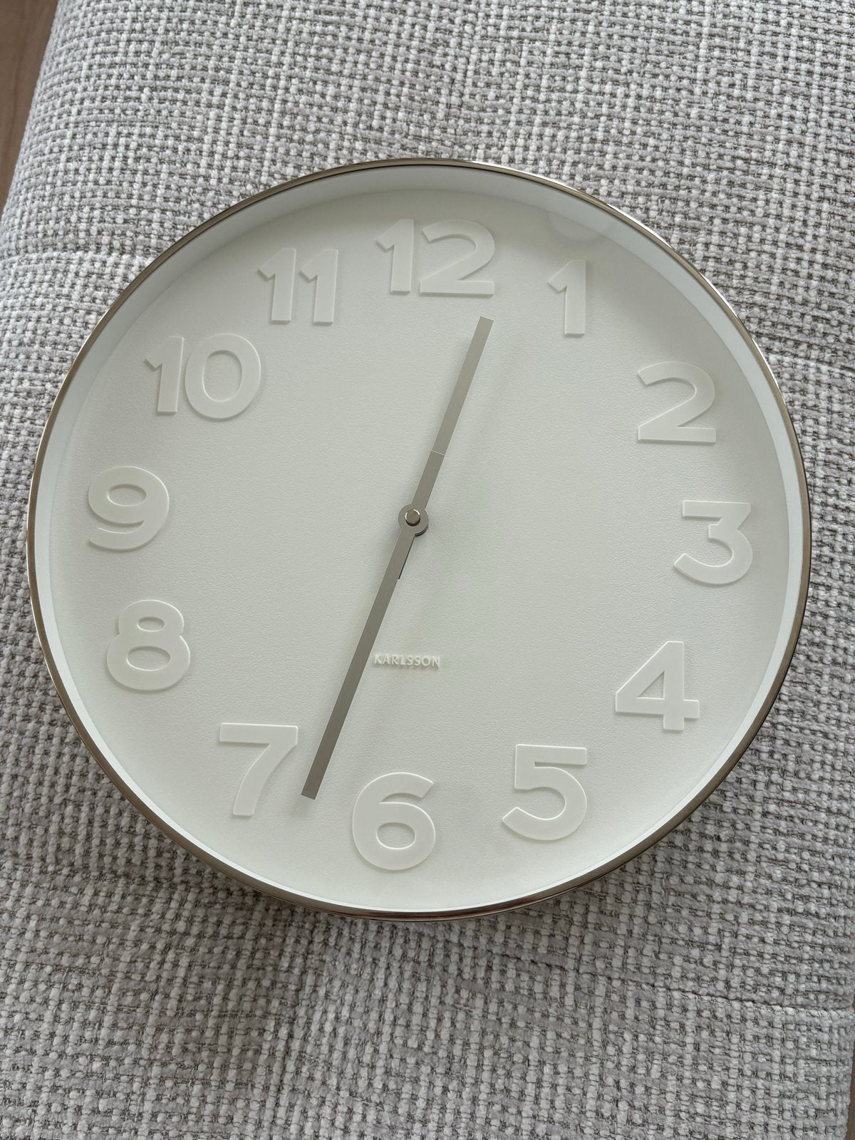 Stijlvolle wit met chroom Karlsson wandklok, 37 cm doorsnee, Ophalen, Wandklok, Wit, Analoog