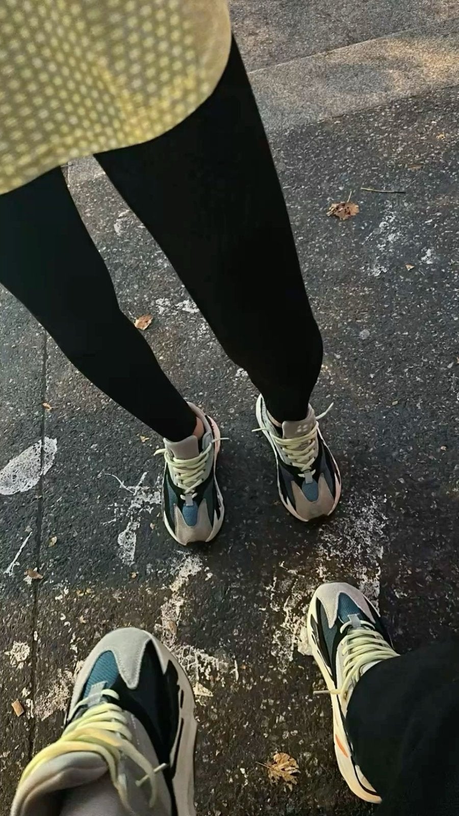 Yeezy 700 sneakers maat 40, Ophalen of Verzenden, Gedragen, Sneakers of Gympen