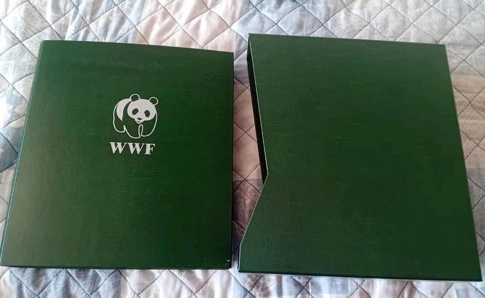 Prachtige WWF cassette album met diverse diersoorten, 1, Postzegels en Munten, Postzegels | Volle albums en Verzamelingen, Ophalen of Verzenden