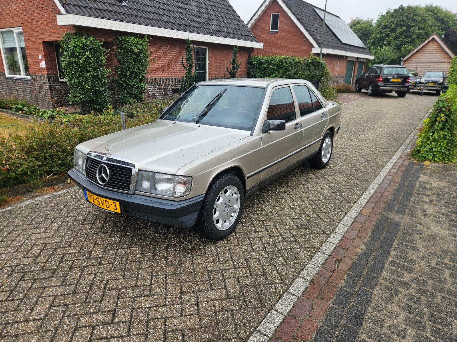 Mercedes-Benz 1985 automaat, belastingvrij apk tot 23-1-2028, Auto's, Automaat, 122 pk, 1180 kg, 1977 cc