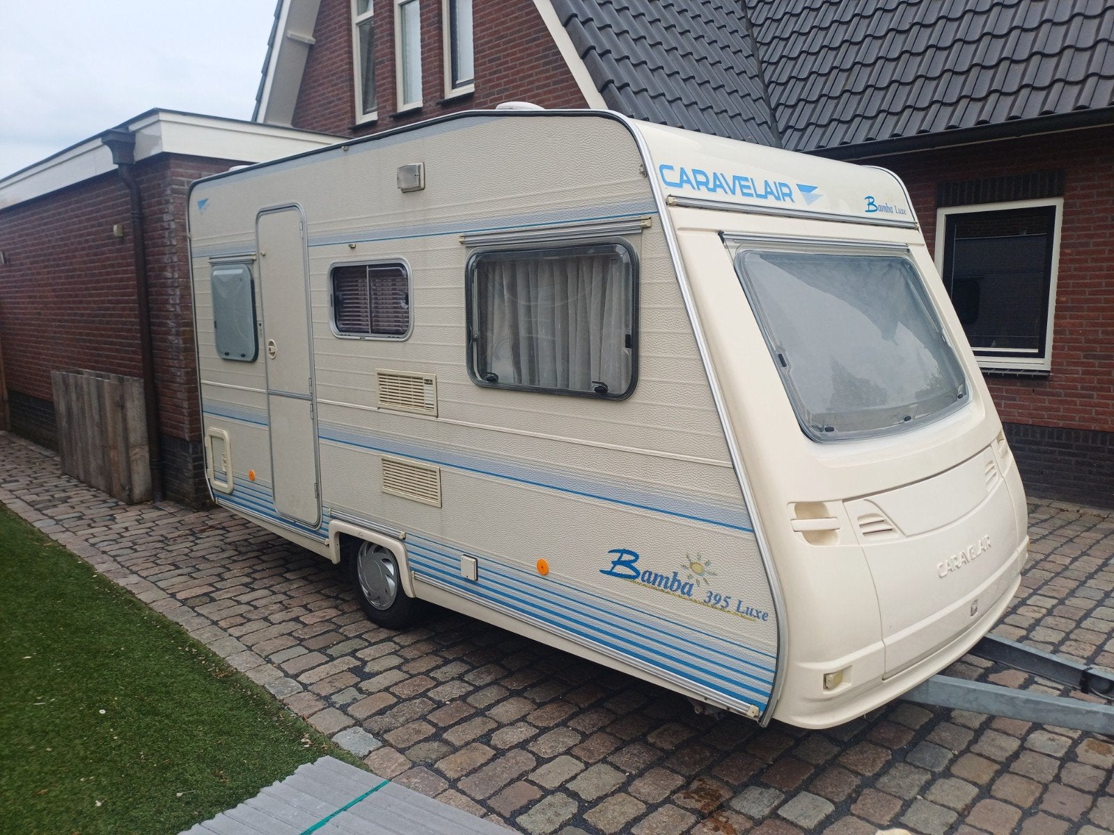 Caravalair caravan Bamba 395 luxe, Koelkast, Treinzit, Particulier, Caravelair