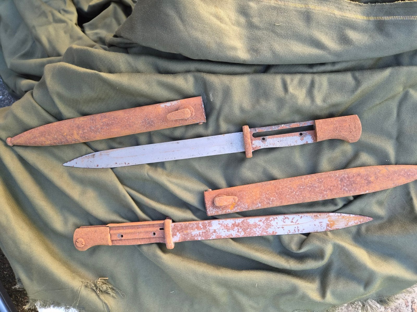 2 x K98 Bajonet Opgraving - Bodemvondst, Verzamelen, Niet van toepassing (historisch item), Mes of Dolk, Ophalen of Verzenden