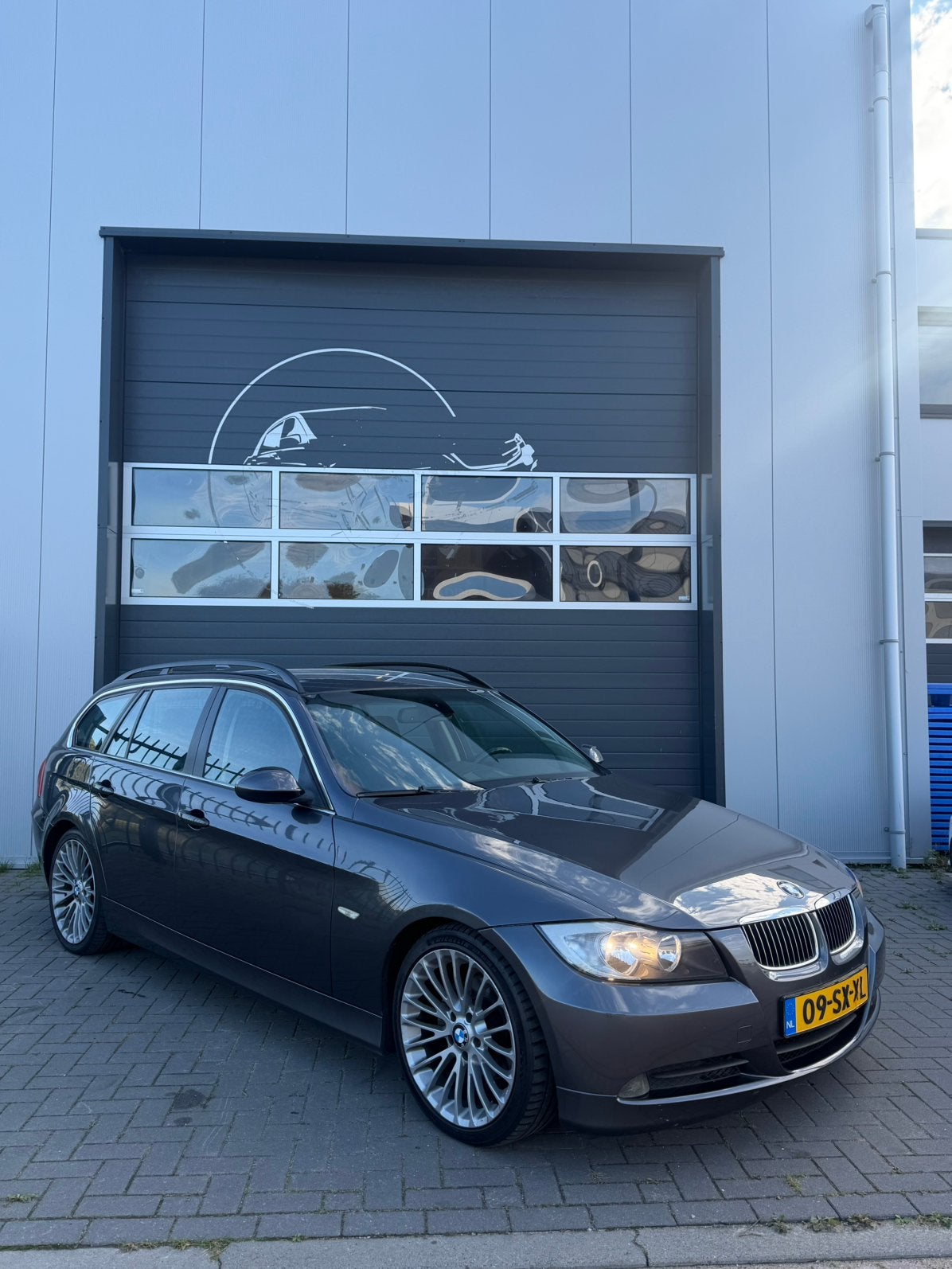 BMW 3-Serie 2.5 I 325 AUTOMAAT VOLLEDIG ONDERHOUDEN, Auto's, Automaat, Zwart, 2497 cc, 1600 kg