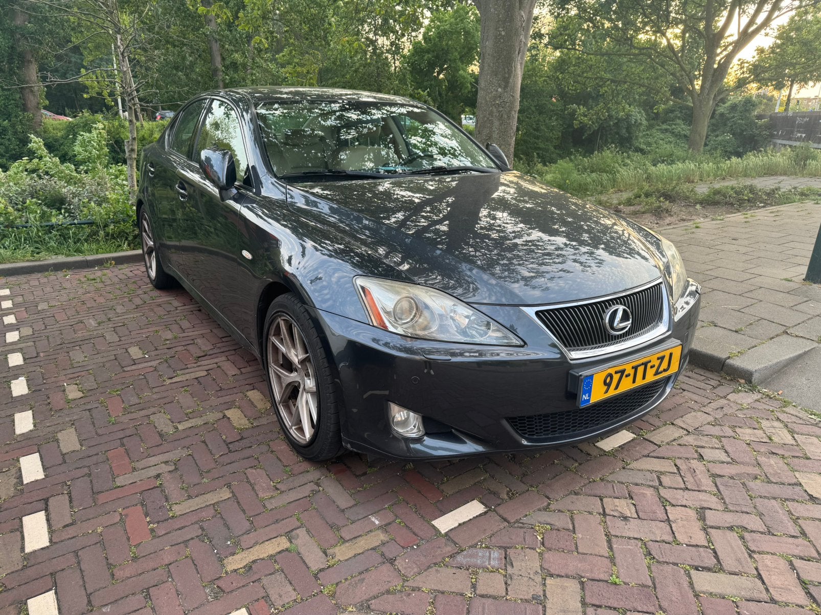 Lexus IS 250 2.5 AUT 2007 Grijs, Auto's, Achterwielaandrijving, Beige, 1535 kg, Zilver of Grijs