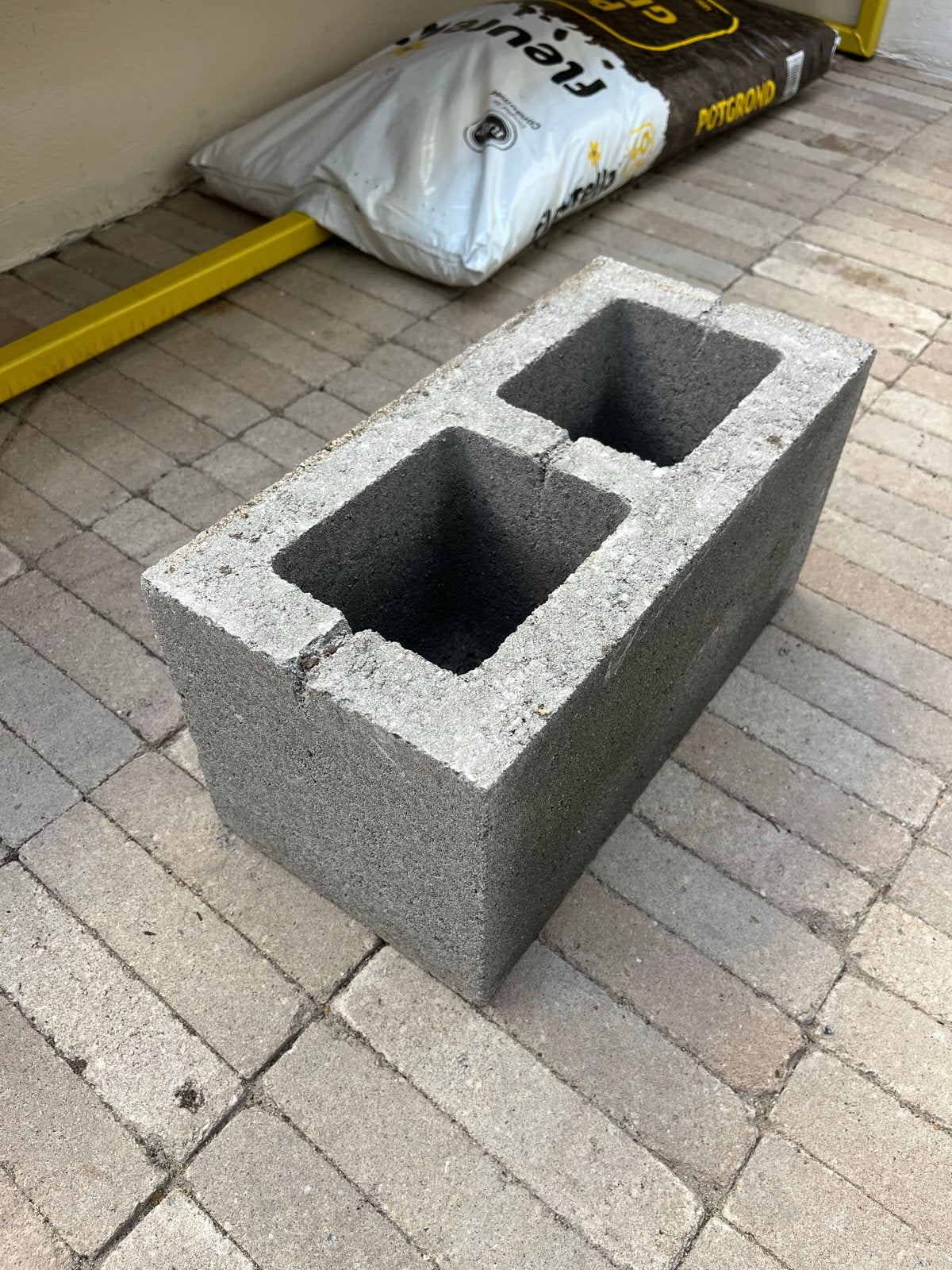 5x holle betonblokken 39x19x19 cm, Ophalen, Nieuw, Beton