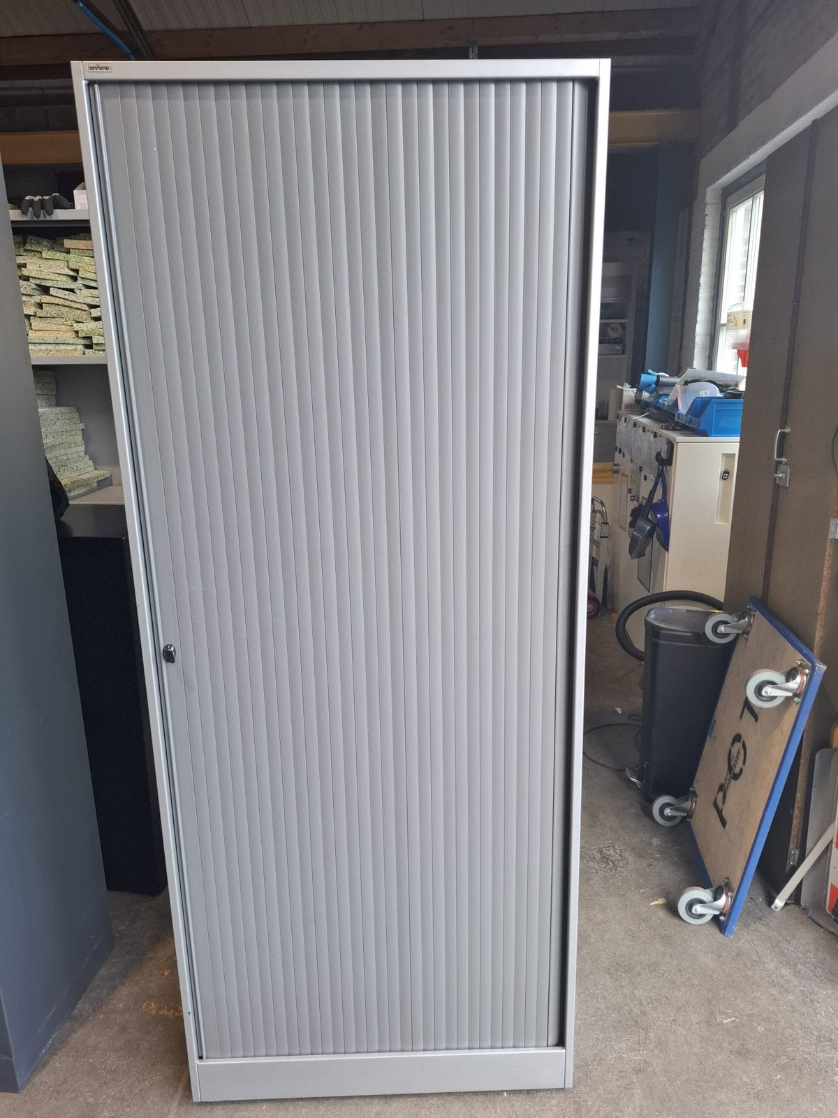 Stevige metalen Ahrend roldeurkast van 80 cm breed, Ophalen, Gebruikt, 50 tot 100 cm, Metalen Ahrend roldeurkast