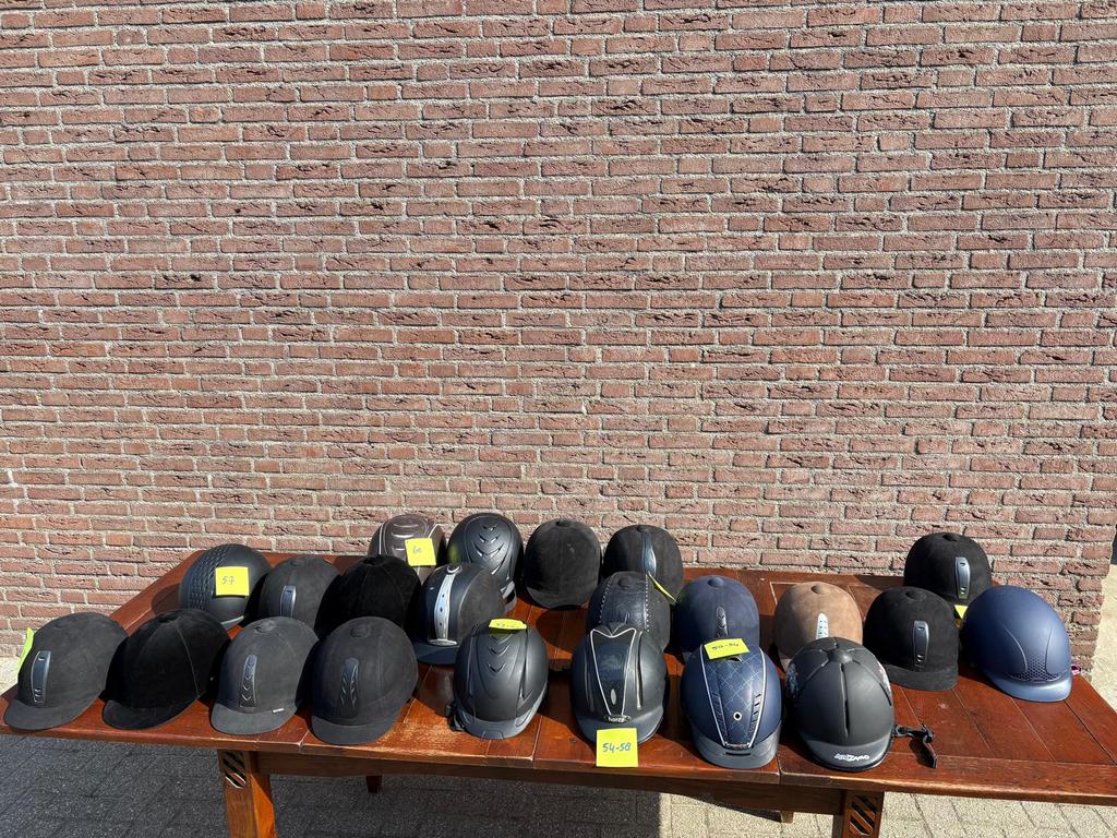 Ruime keuze Paardrijcaps – Diverse maten – €7,50 per stuk!, Dieren en Toebehoren, Paarden en Pony's | Overige Paardenspullen, Ophalen of Verzenden