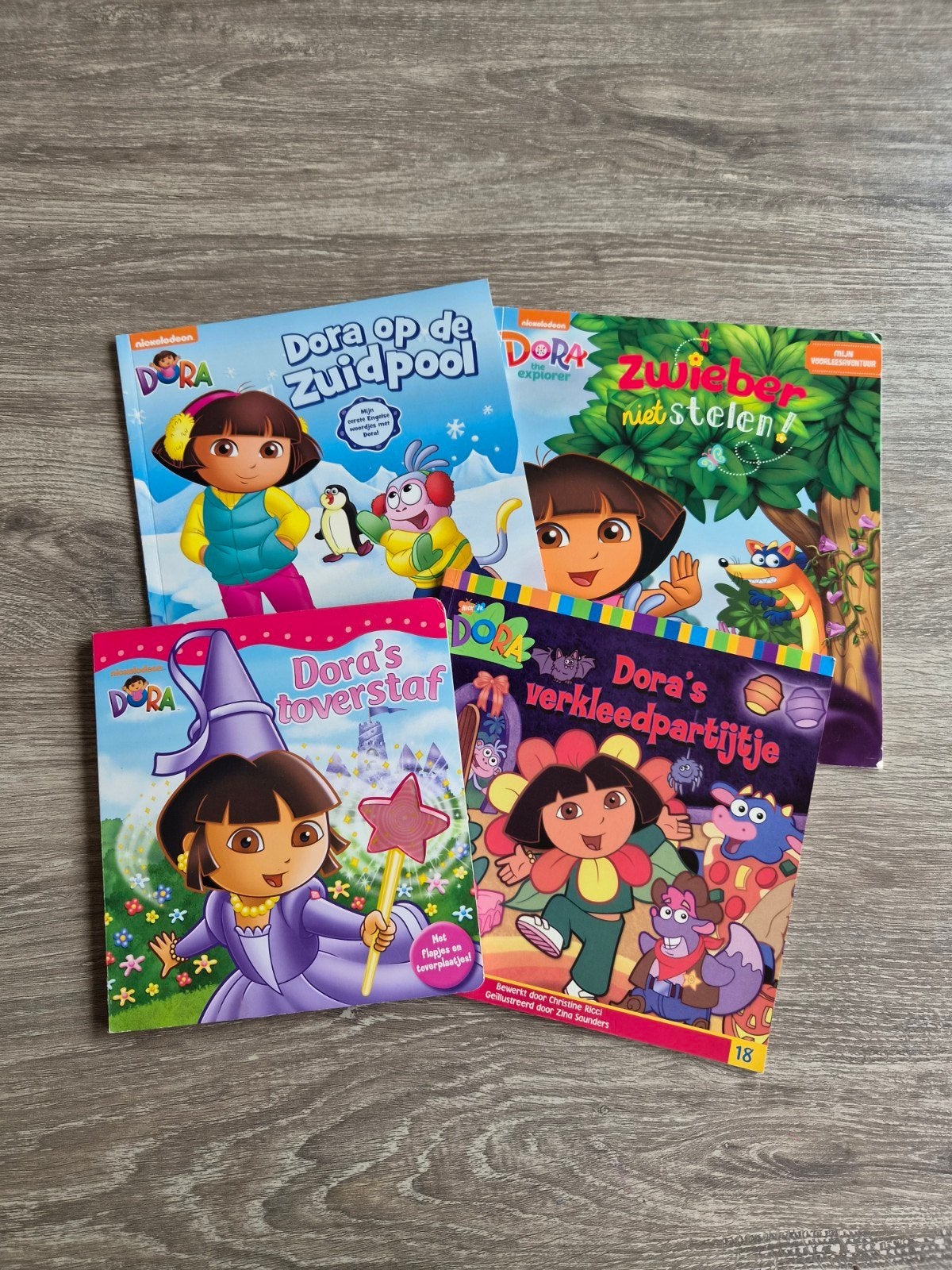 Unizoomi en Dora boekjes - 5 stuks, Ophalen