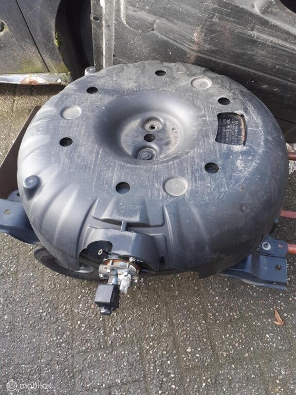 LPG tank  gastank Dacia Jogger ('22->) 250609047R 179105381r, Auto-onderdelen, Dacia, Gebruikt, Dacia, Ophalen of Verzenden