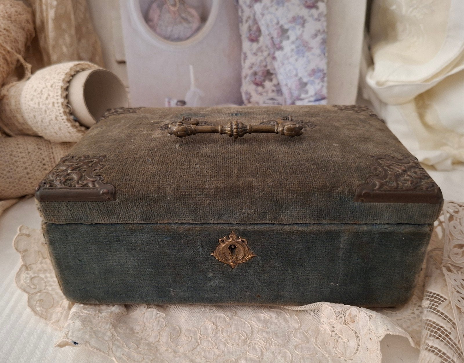 Oude boudoirdoos of sieradendoos fluweel 'PiFrance', Antiek en Kunst, Curiosa en Brocante, Ophalen of Verzenden