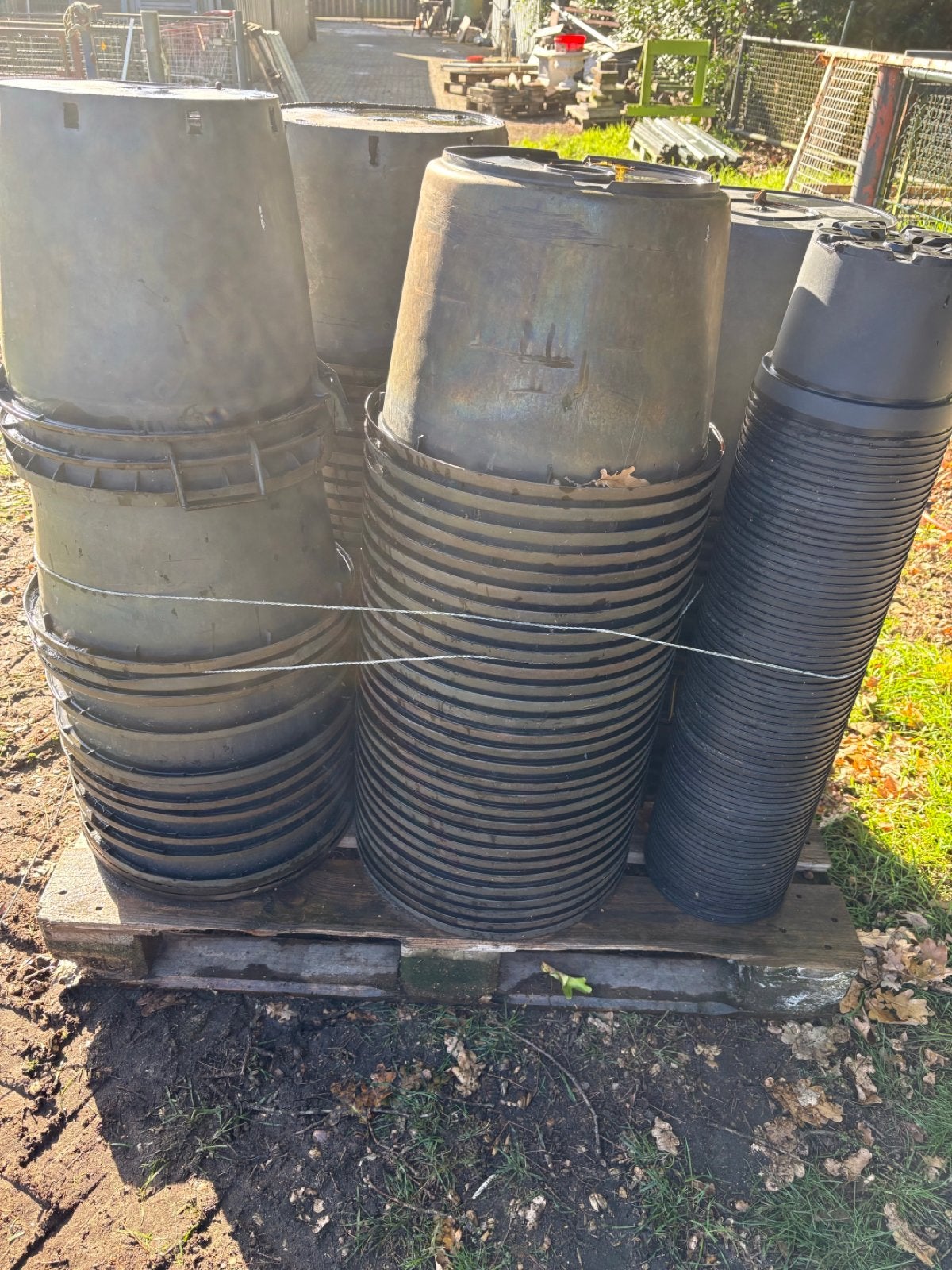 Diverse maten plantenpotten: 5, 30 en 50 liter