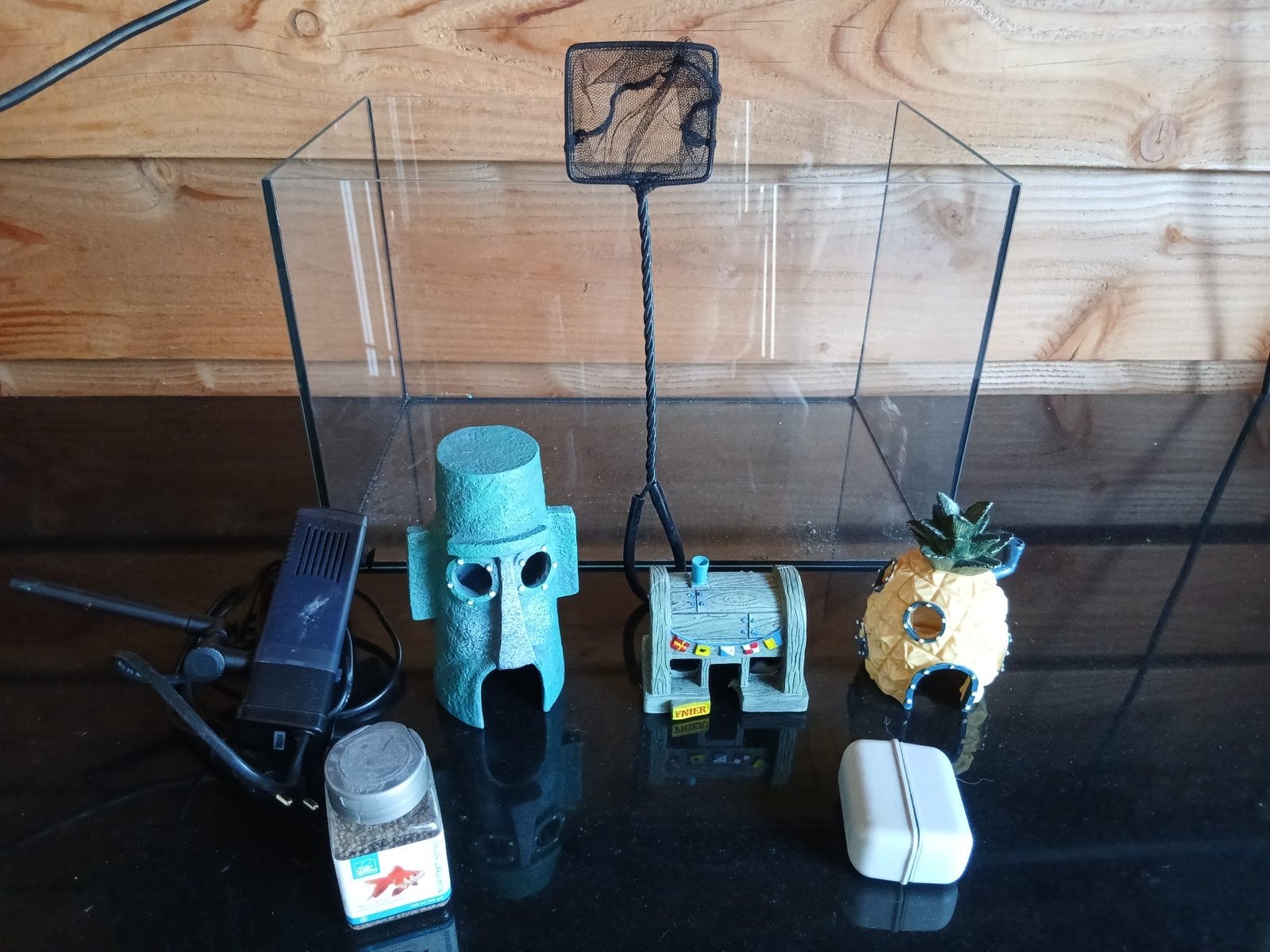 Vissebak met spongebob accesoires, gewoon als nieuw!!, Ophalen of Verzenden, Zo goed als nieuw, Leeg aquarium