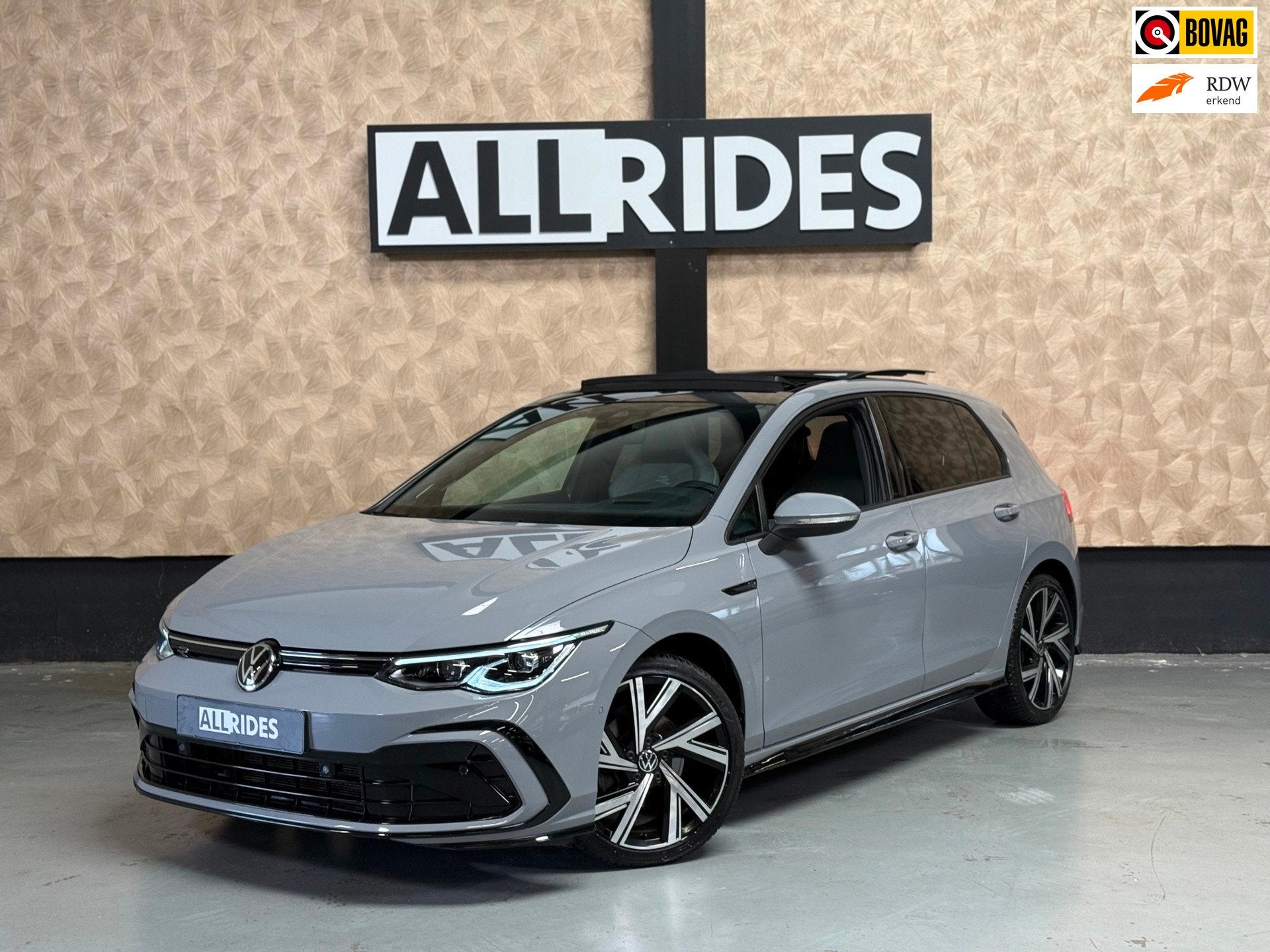 Volkswagen Golf 1.5 eTSI R-Line Edition | Pano | Keyless | C, Auto's, Dealer onderhouden, Stof, 4 cilinders, 150 pk