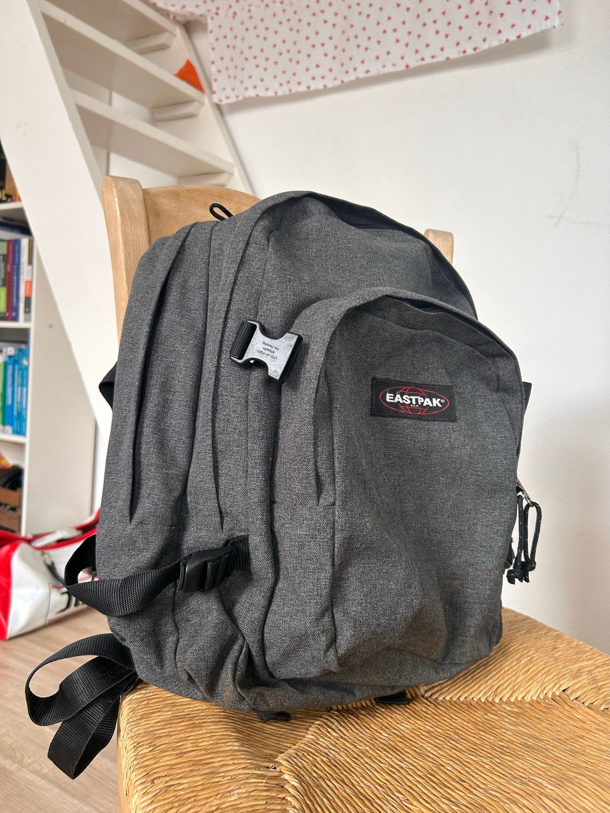 Eastpak Rugzak - Grijs, Sieraden, Tassen en Uiterlijk, Tassen | Rugtassen, 45 tot 60 cm, Gebruikt, 25 tot 40 cm, Ophalen of Verzenden