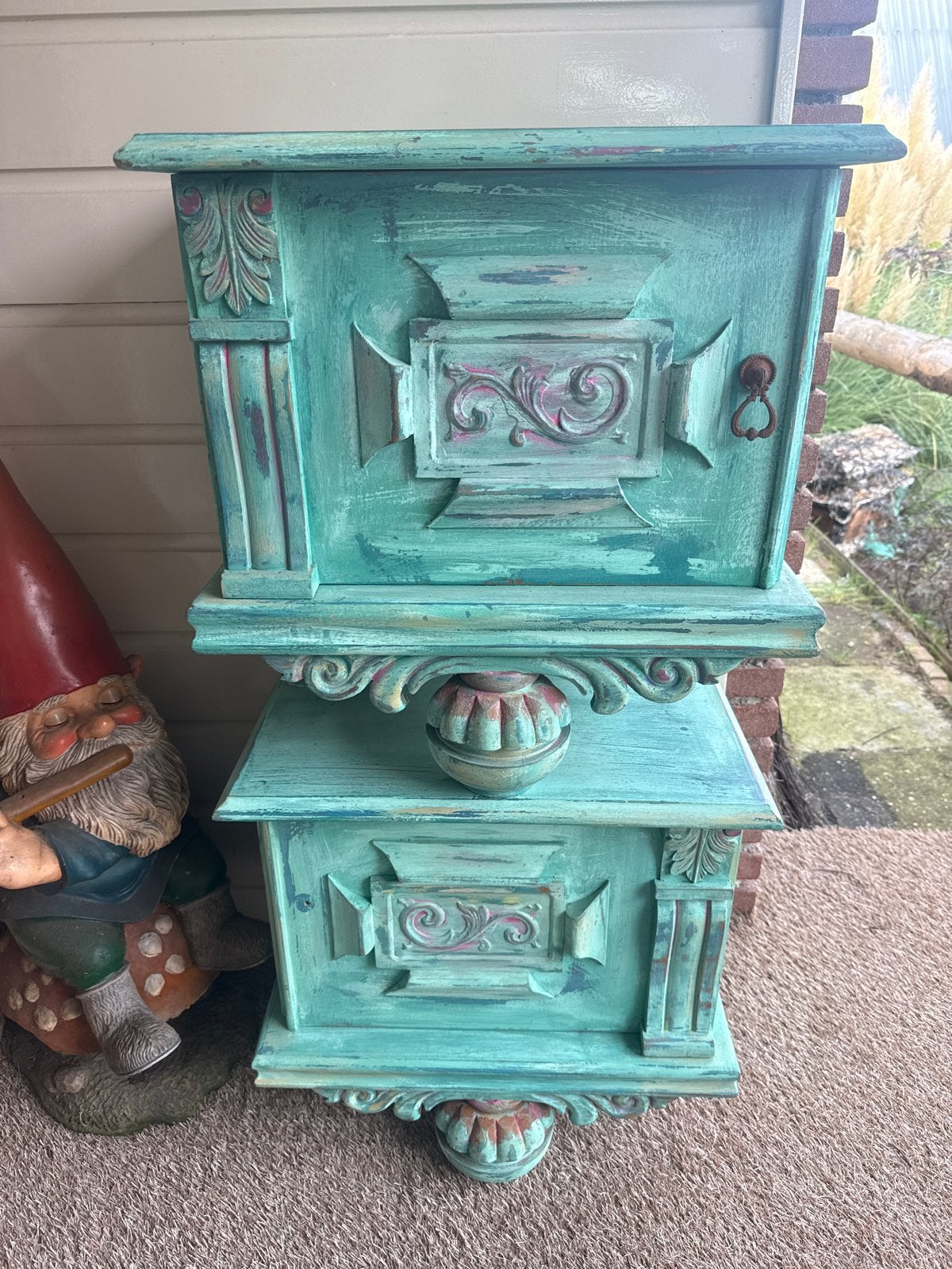 2x groen nacht kastje houtsnijwerk Bohemian boho gipsy, Antiek en Kunst, Ophalen