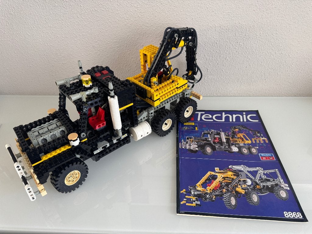 Lego technic set 8868 pneumatische vrachtwagen met kraan, Gebruikt, Lego, Ophalen of Verzenden, Complete set
