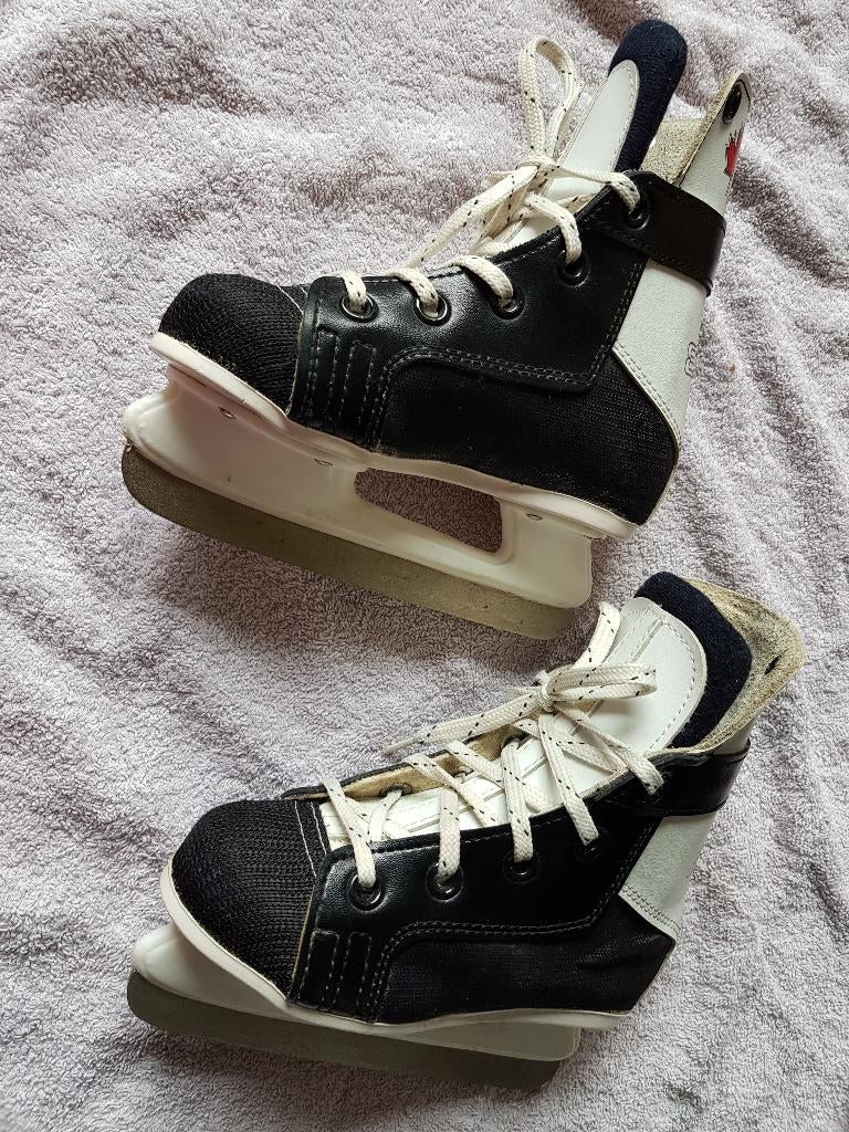 Schaatsen / ijshockeyschaatsen -- maat 29 -- Maple Leaf, Sport en Fitness, Schaatsen, Ophalen of Verzenden, Zo goed als nieuw