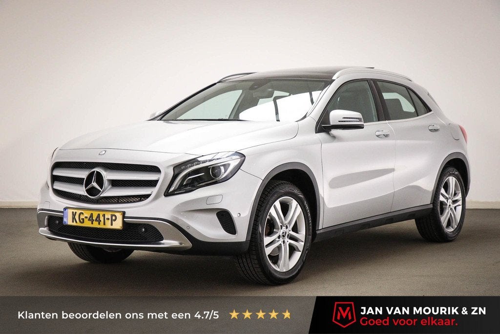 Mercedes-Benz GLA-klasse 180 Ambition | URBAN PACK | PANORAM, Auto's, Mercedes-Benz, Gebruikt, 4 cilinders, Bi-Xenon koplampen