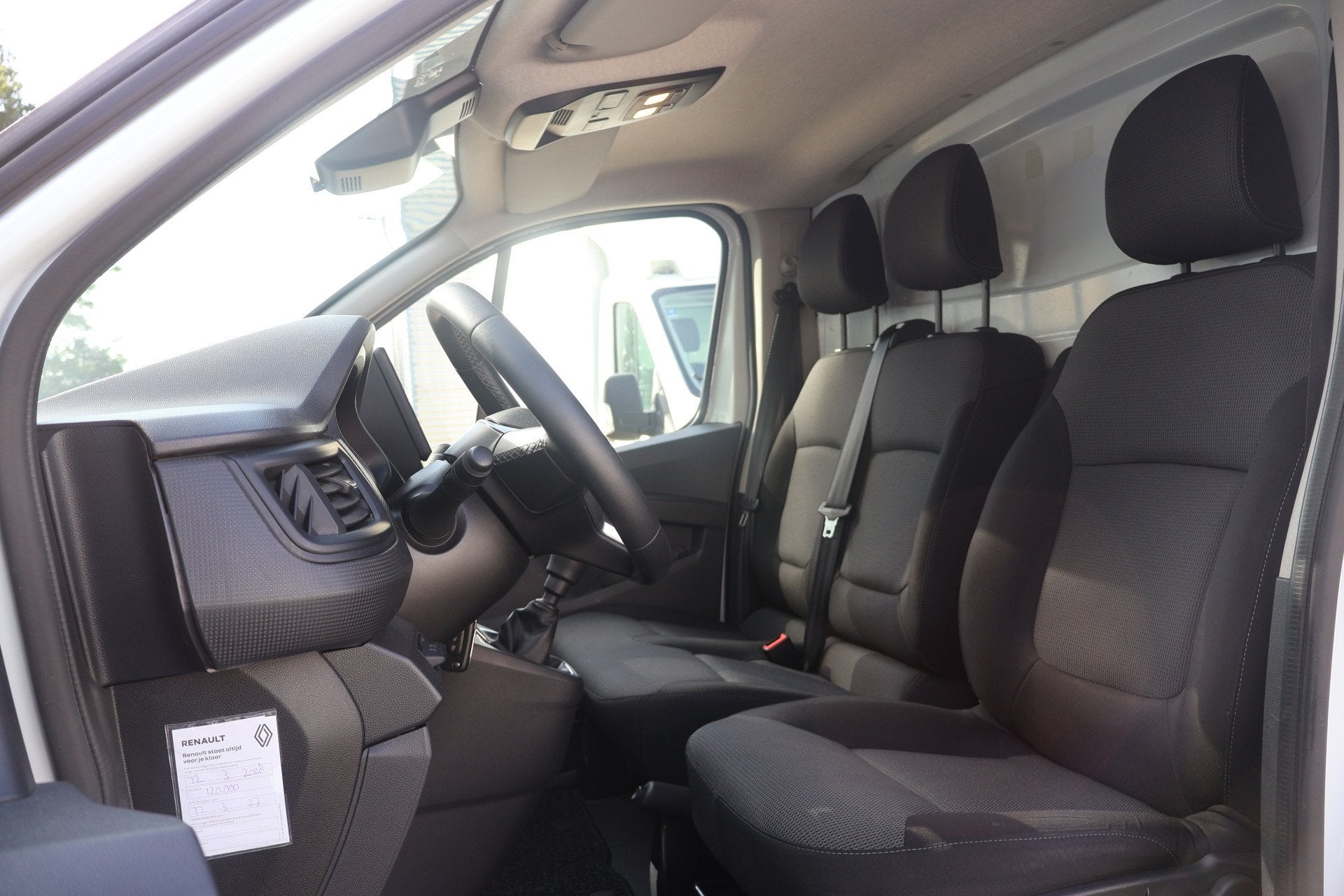 Renault Trafic 2.0 dCi 130pk L1 H1 Work Edition Inrichting, Voorwielaandrijving, Stof, Euro 6, 4 cilinders