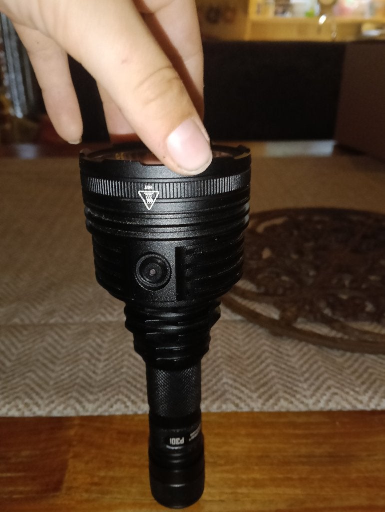 Krachtige LED Zaklamp - Ideaal voor Outdoor Gebruik, Ophalen, Zo goed als nieuw, Batterij