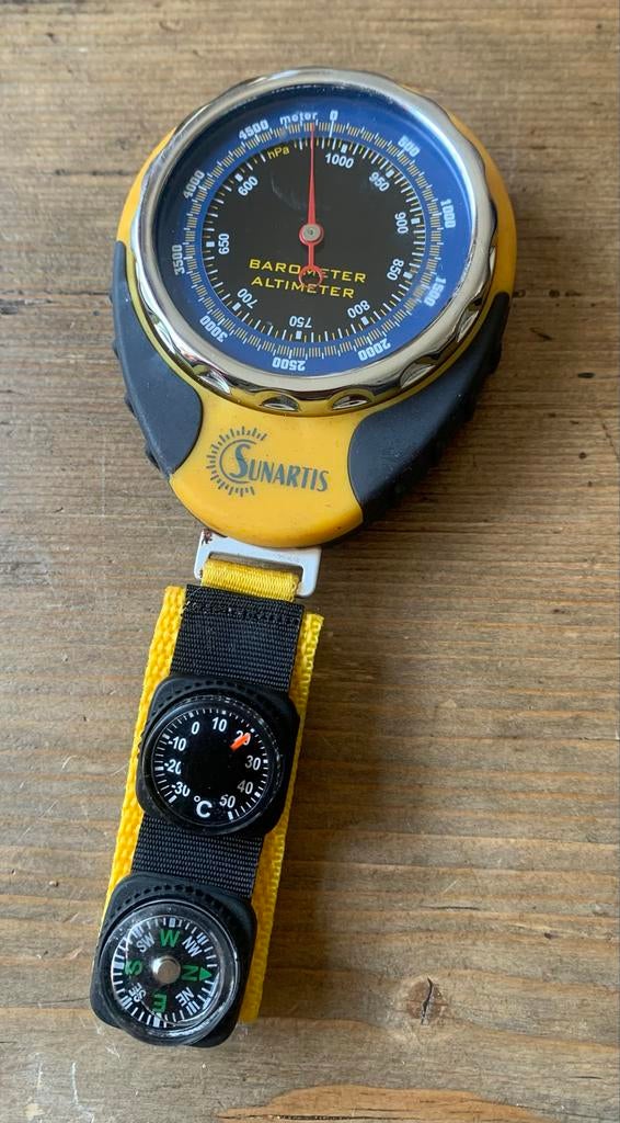 4-in-1 Digitale Kompas met Hoogtemeter, Thermometer, Baromet, Ophalen of Verzenden, Zo goed als nieuw