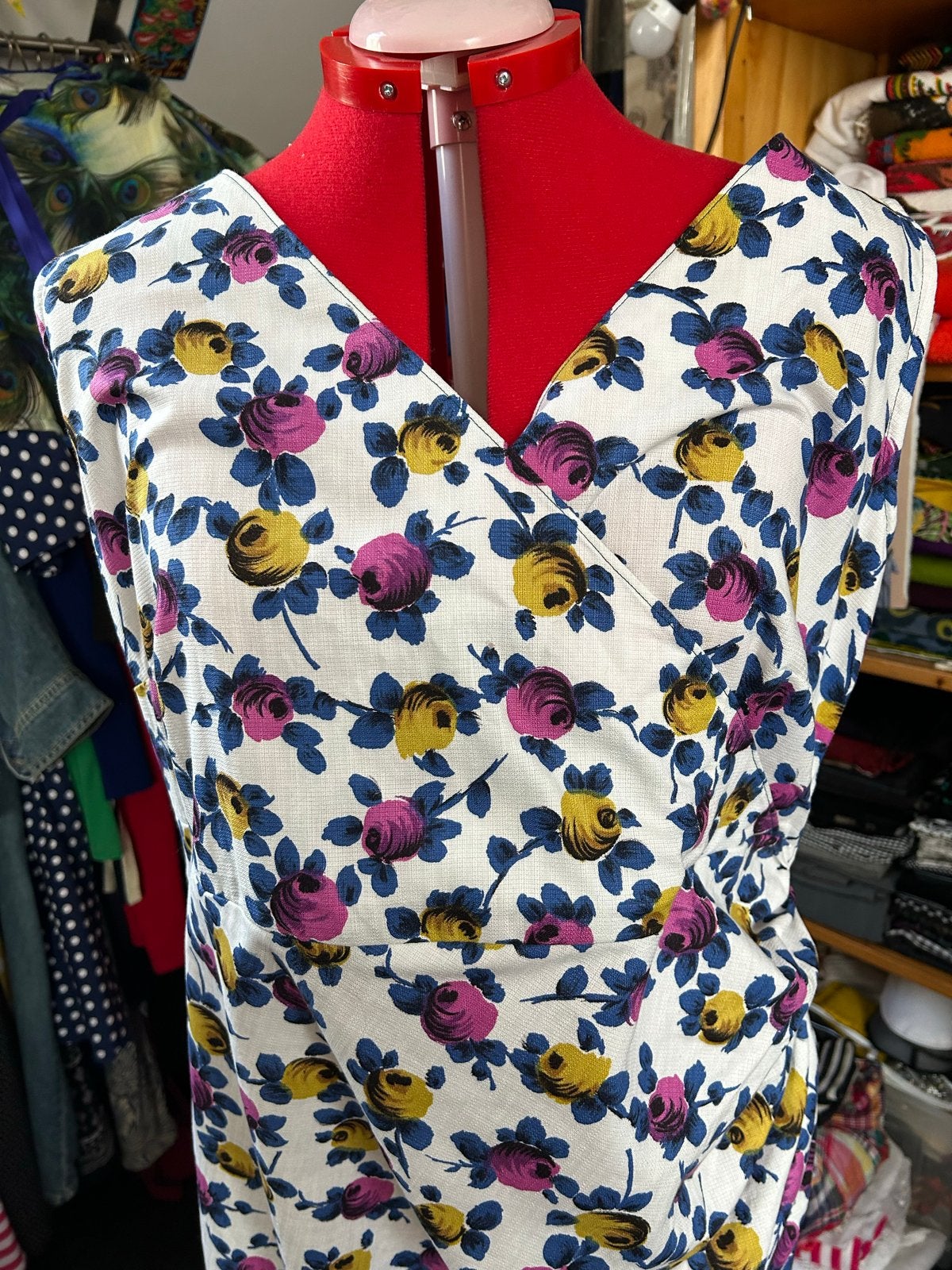 Gebloemde katoenen zomerjurk - Maat 44-46, Meerkleurig, Maat 46/48 (XL) of groter, Ophalen of Verzenden, Knielengte