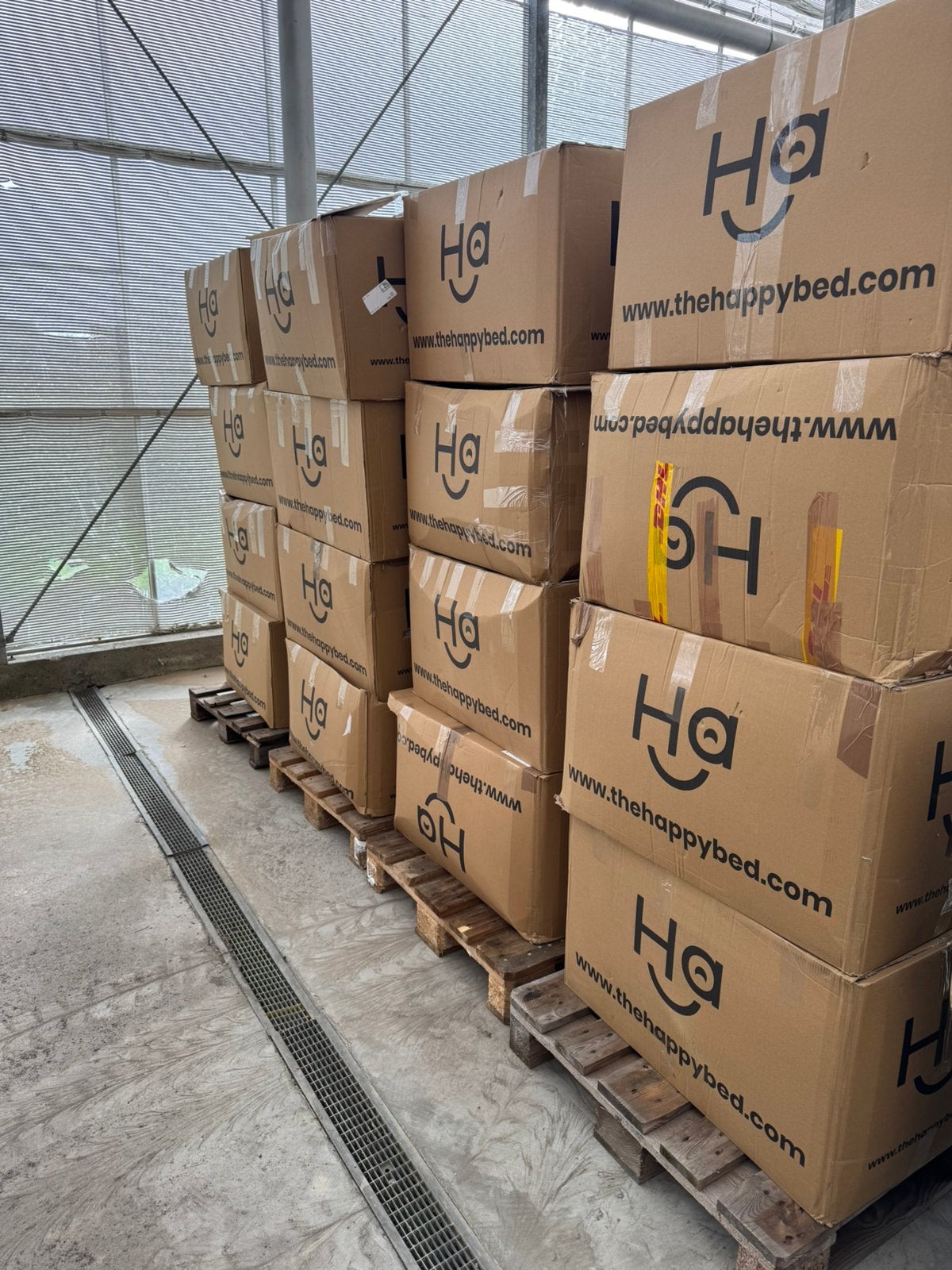Partijhandel 36 dozen retour happybed +-180 stuks partij, Ophalen, Tweepersoons, Wasbaar, Deken of Dekbed