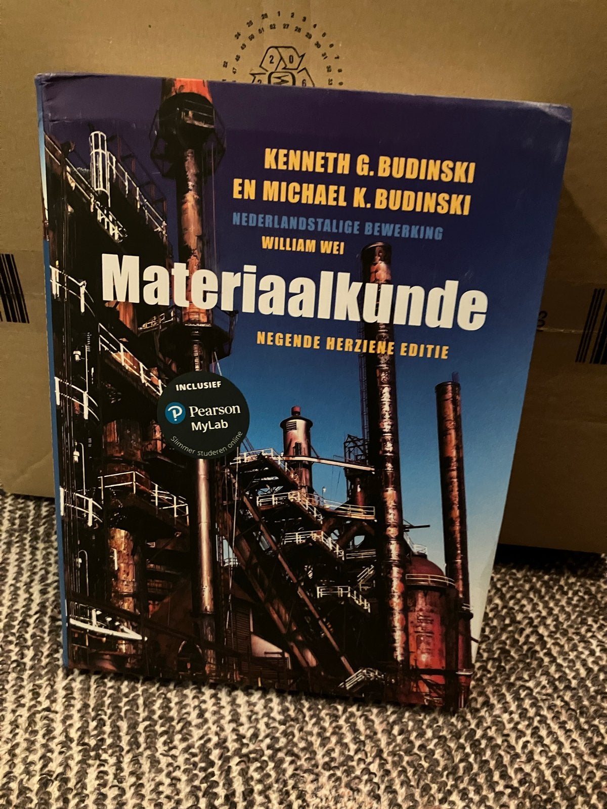 Materiaalkunde - Negende Herzien Editie - Budinski, Boeken, Ophalen of Verzenden, Zo goed als nieuw, Werktuigbouwkunde