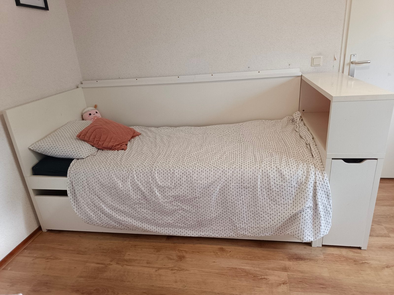 IKEA bed 90x200 met onderbed en kast, Ophalen, 90 cm, Modern, functioneel, Wit